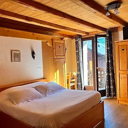Fleur Des Neiges Hotel 3*